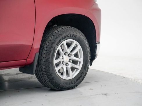 Used 2021 Chevrolet Silverado 1500 LT image 7