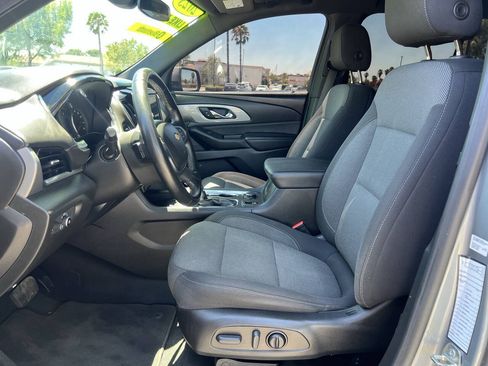 Used 2023 Chevrolet Traverse LT AWD/4WD image 5