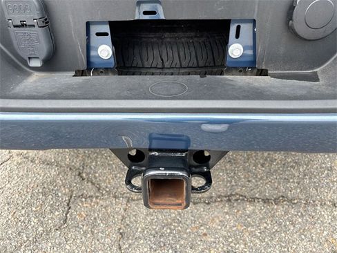 Used 2024 Chevrolet Silverado 1500 Custom w/ Dark Appearance Package image 17