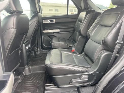 Used 2022 Ford Explorer Limited w/ Equipment Group 301A AWD/4WD image 15