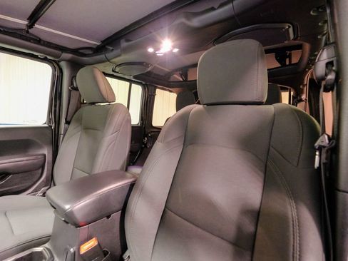 Used 2020 Jeep Wrangler Unlimited Sport S image 27