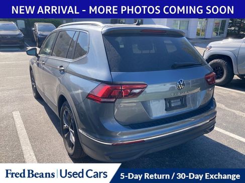 Certified 2023 Volkswagen Tiguan SE w/ Panoramic Sunroof Package image 4