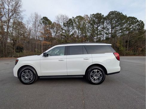 Certified 2025 Ford Expedition Active image 12