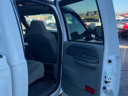 Used 2003 Ford F350 XLT image 25