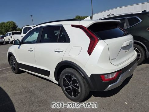 Used 2025 Kia Niro LX FWD image 2
