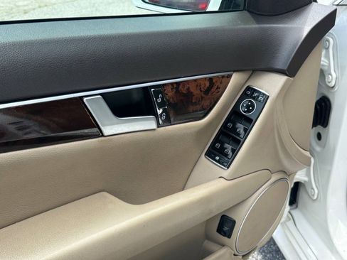 Used 2014 Mercedes-Benz C 250 Sedan image 12