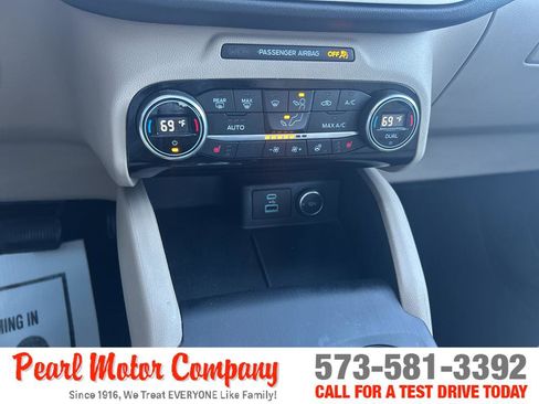 Used 2021 Ford Escape SEL image 17