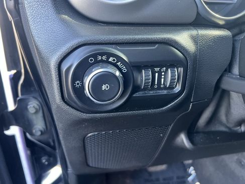 Used 2021 Jeep Wrangler Unlimited Sport image 14