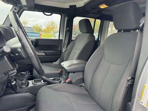 Used 2016 Jeep Wrangler Unlimited Sport w/ Power Convenience Group image 9
