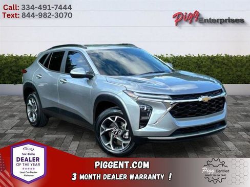 Used 2024 Chevrolet Trax LT w/ Driver Confidence Package FWD image 1