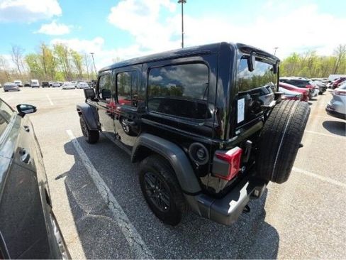 Used 2024 Jeep Wrangler Sport S AWD/4WD image 6