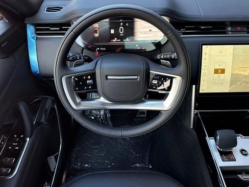 New 2026 Land Rover Range Rover Long Wheelbase SE AWD/4WD image 13
