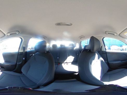 Used 2025 Kia K4 FWD image 40
