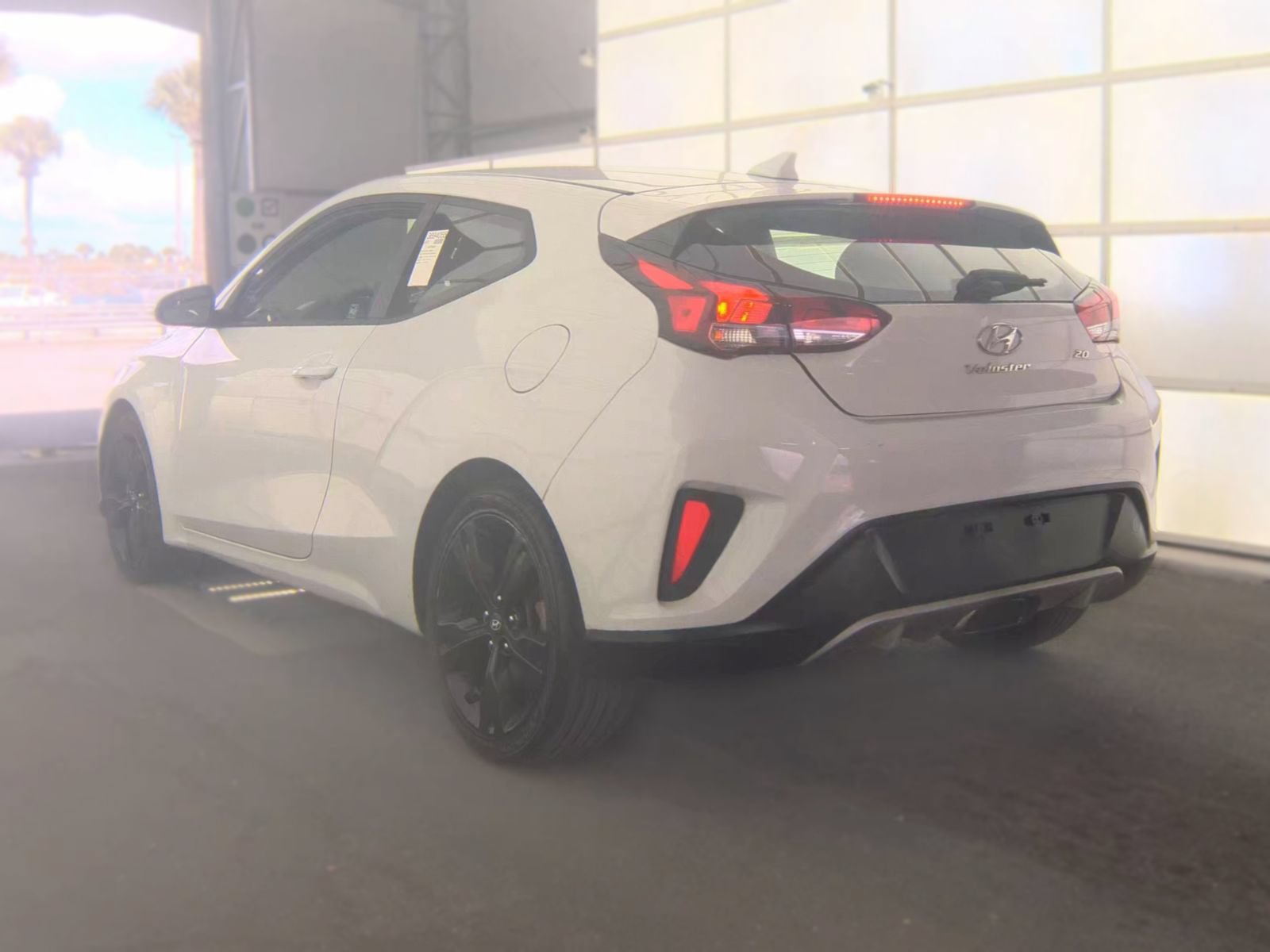 Used 2020 Hyundai Veloster 2.0 FWD image 2