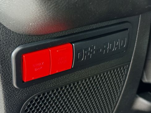 Used 2017 Jeep Wrangler Unlimited Rubicon image 9