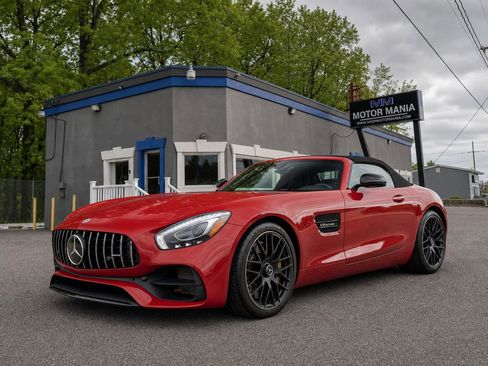 Used 2018 Mercedes-Benz AMG GT Roadster image 3