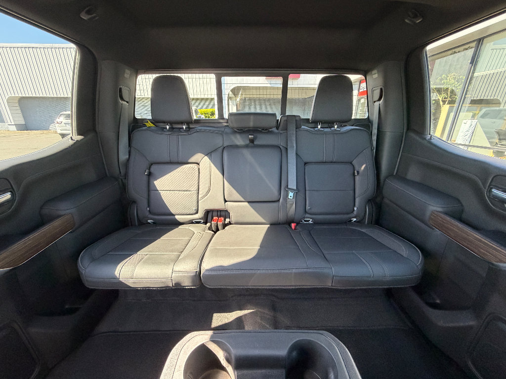 Used 2022 Chevrolet Silverado 1500 High Country w/ Safety Package II AWD/4WD image 4