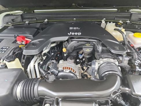 Used 2020 Jeep Wrangler Unlimited Sport S AWD/4WD image 18