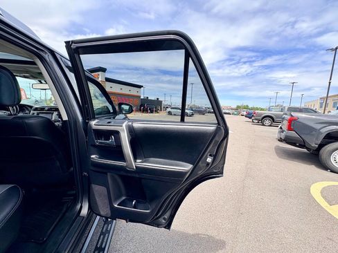 Used 2015 Toyota 4Runner SR5 Premium AWD/4WD image 33