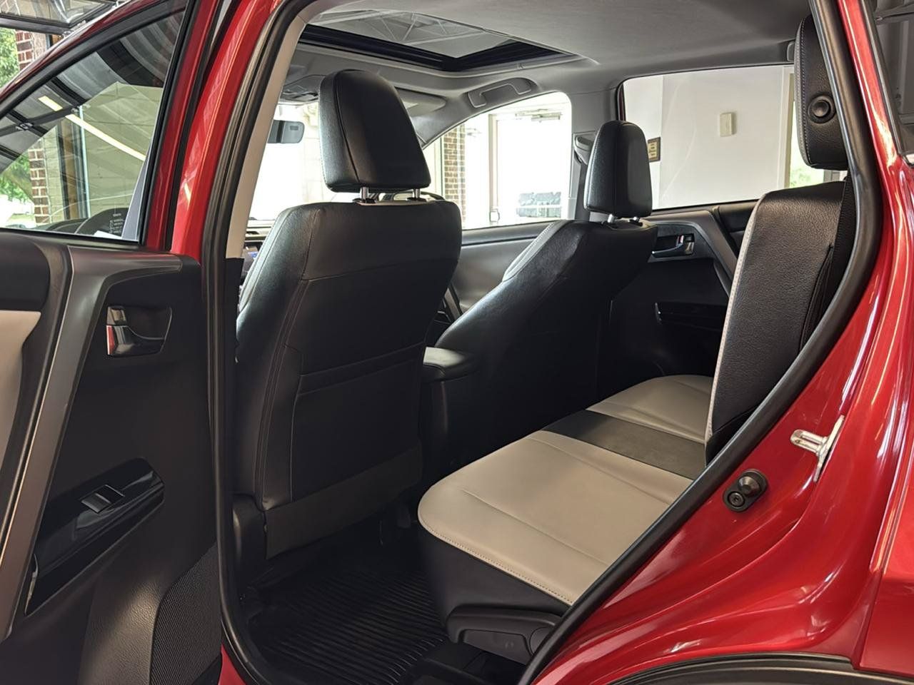 Used 2017 Toyota RAV4 Limited w/ Protection Package AWD/4WD image 19