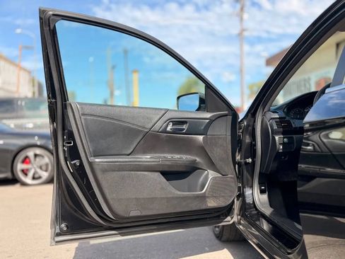 Used 2014 Honda Accord Sport image 21