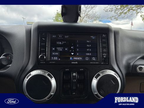 Used 2013 Jeep Wrangler Unlimited Sahara w/ Dual Top Group AWD/4WD image 12