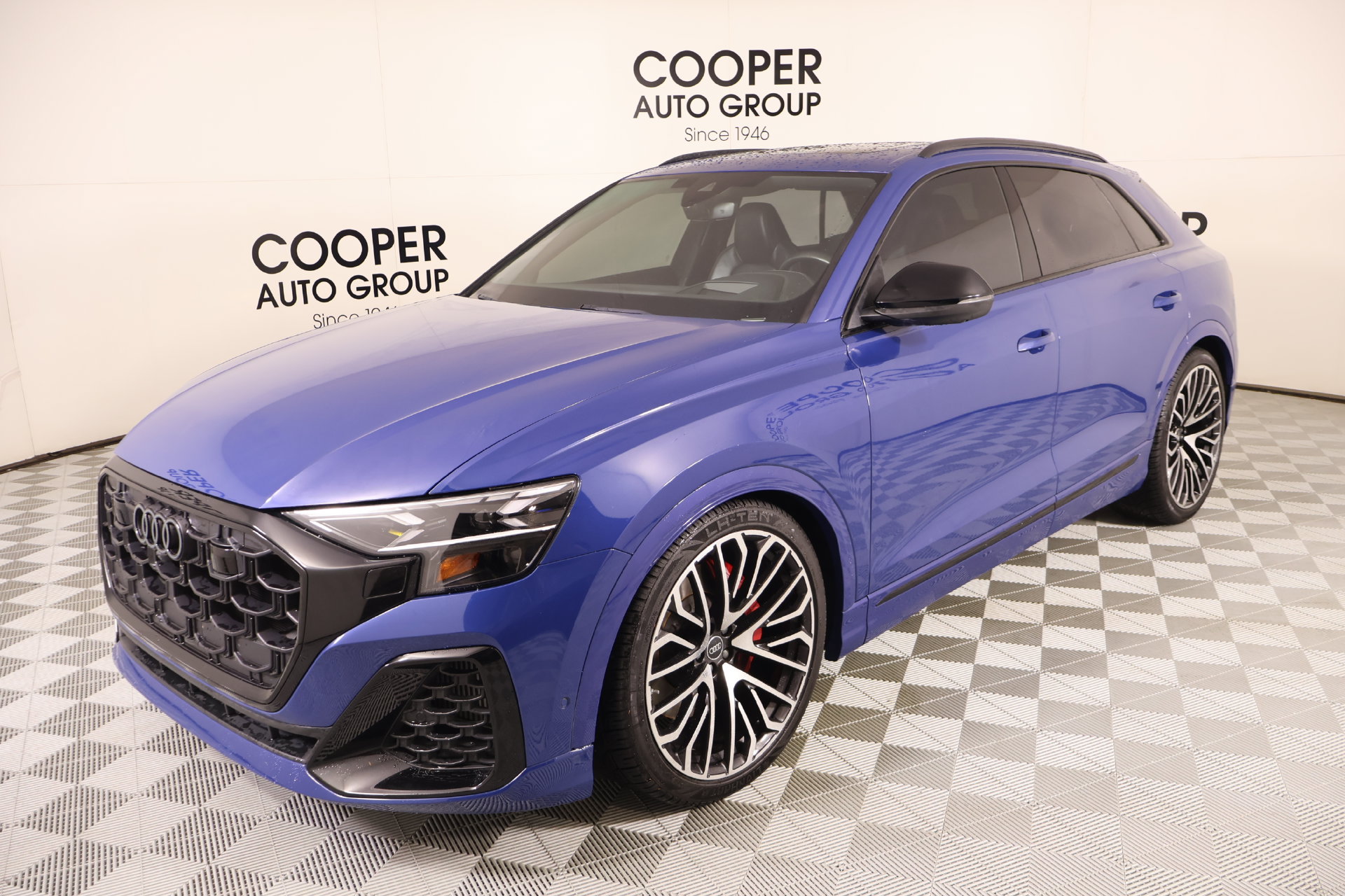 Used 2024 Audi SQ8 Prestige w/ Prestige Package AWD/4WD image 11