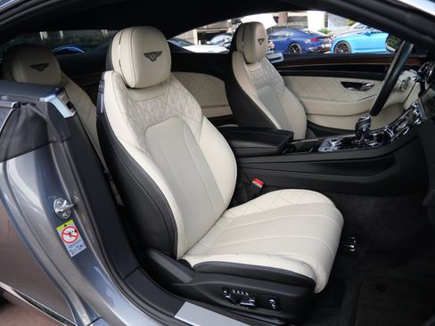 Used 2020 Bentley Continental GT image 23