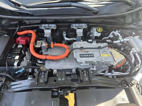 Used 2023 Nissan Ariya FWD image 17