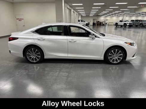 Used 2021 Lexus ES 250 w/ Premium Package AWD/4WD image 8