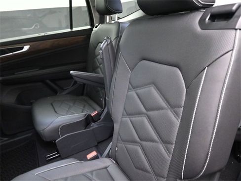 New 2026 Volkswagen Atlas SE image 12