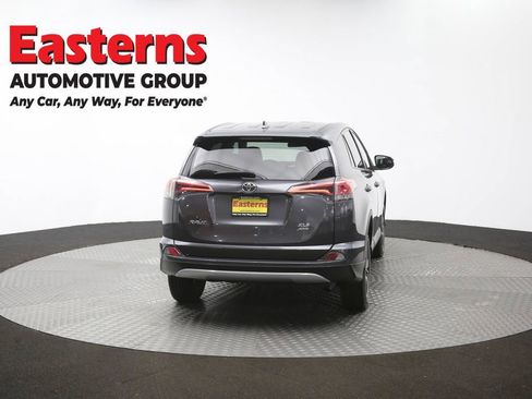 Used 2018 Toyota RAV4 XLE AWD/4WD image 38