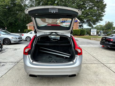 Used 2015 Volvo V60 T5 Platinum image 28