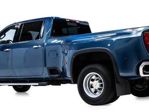 Used 2025 Chevrolet Silverado 3500 LTZ w/ LTZ Texas Edition image 4