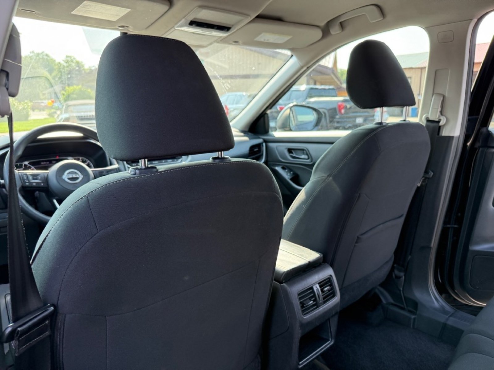 Used 2024 Nissan Rogue S AWD/4WD image 29