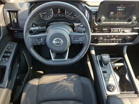 Certified 2025 Nissan Pathfinder SV w/ SV Premium Package image 11