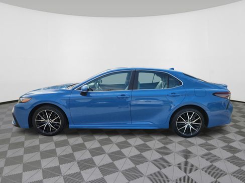 Used 2024 Toyota Camry SE FWD image 5