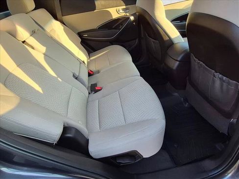 Used 2017 Hyundai Santa Fe Sport FWD image 19