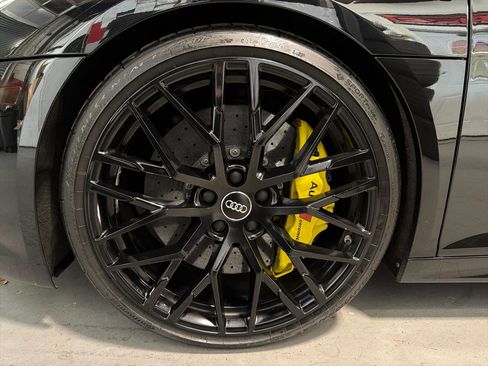 Used 2017 Audi R8 V10 plus image 12