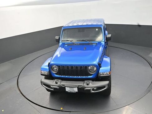 Used 2025 Jeep Gladiator Sport AWD/4WD image 13