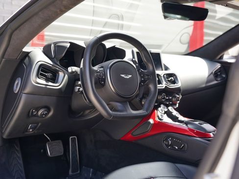 Used 2019 Aston Martin V8 Vantage Coupe RWD image 6