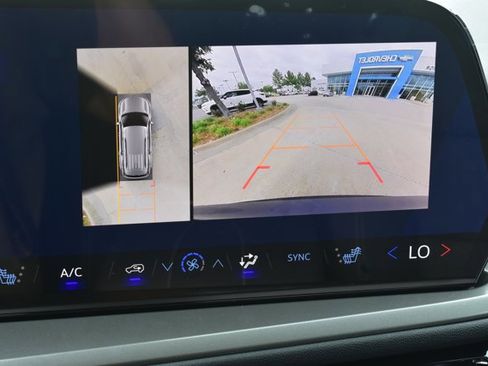New 2026 Chevrolet Traverse LT w/ Driver Confidence Package FWD image 25