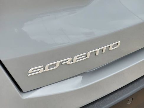 New 2026 Kia Sorento S FWD image 6