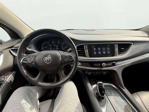 Used 2019 Buick Enclave Essence AWD/4WD image 16
