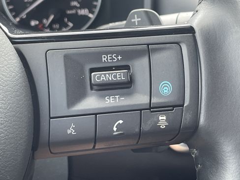 Used 2021 Nissan Rogue SV w/ Premium Package AWD/4WD image 18