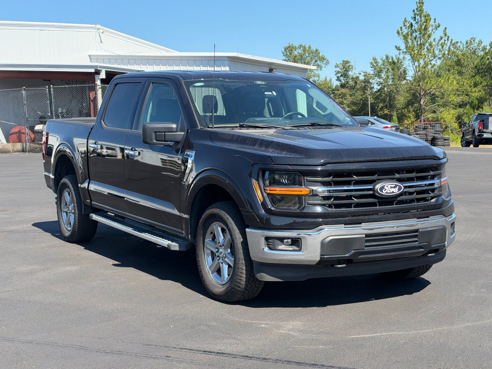 Used 2025 Ford F150 XLT w/ Equipment Group 301A Standard AWD/4WD image 3