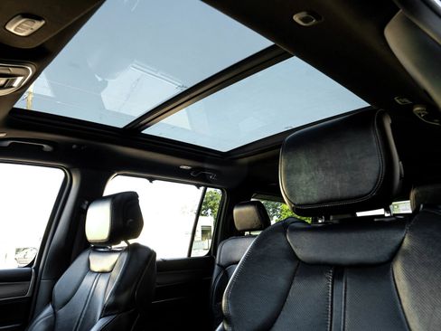 Used 2024 Jeep Wagoneer Series II w/ Convenience Group I image 5