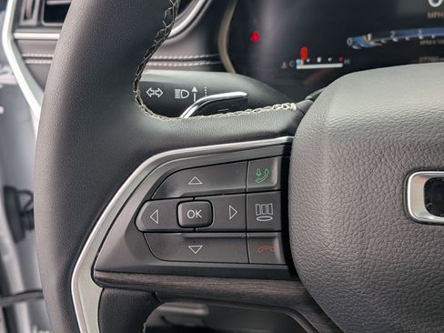 Certified 2024 Jeep Grand Cherokee L Limited w/ Luxury Tech Group II image 17