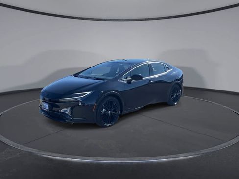Certified 2025 Toyota Prius AWD image 4
