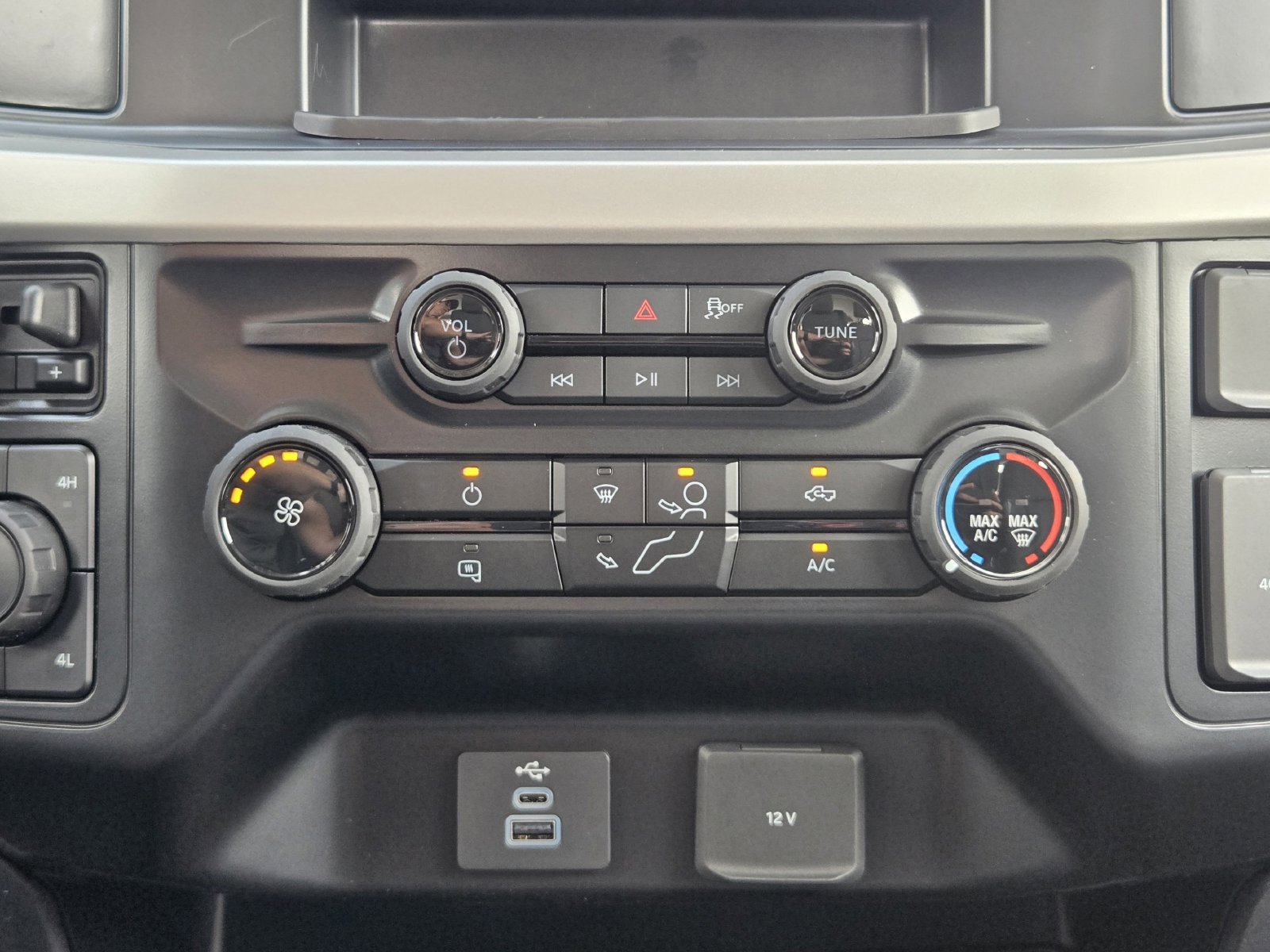 New 2026 Ford F350 Lariat w/ Black Appearance Package AWD/4WD image 18